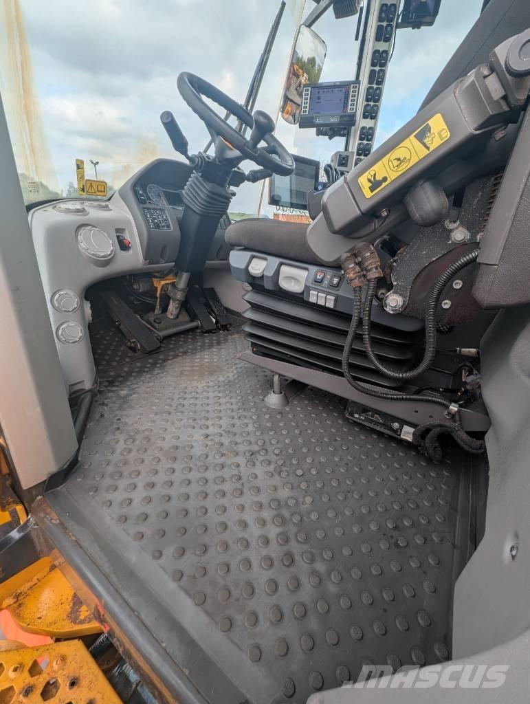 Volvo L 220 H Фронтальні навантажувачі