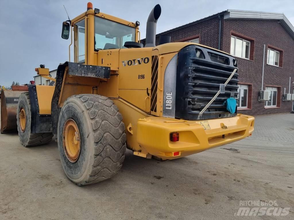 Volvo L 180 E Фронтальні навантажувачі