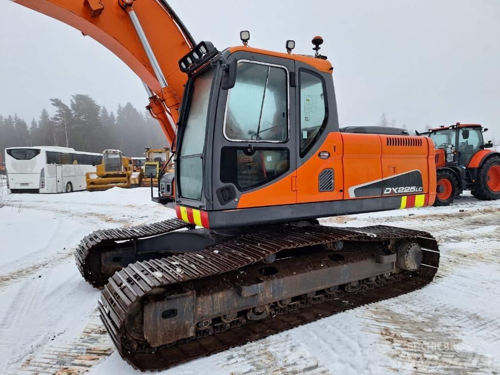 Doosan DX 225 LC Гусеничні екскаватори
