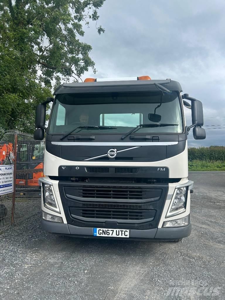 Volvo FM 11 330 Шасі з кабіною
