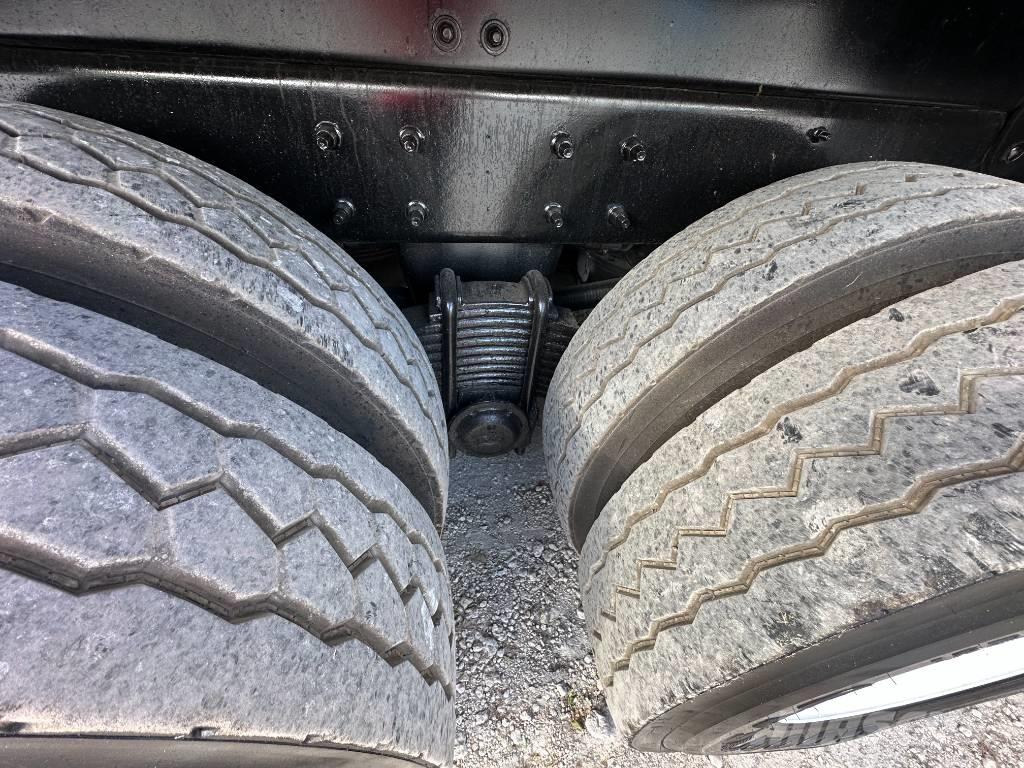 Mack GU713 Комбі/Вакуумні вантажівки