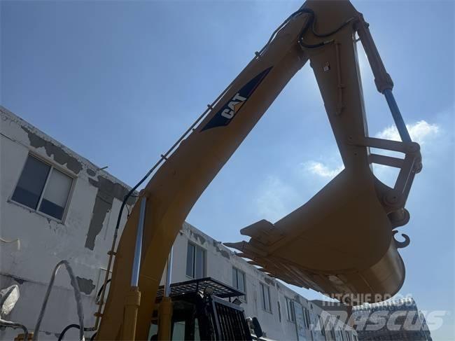 CAT 320 C L Гусеничні екскаватори