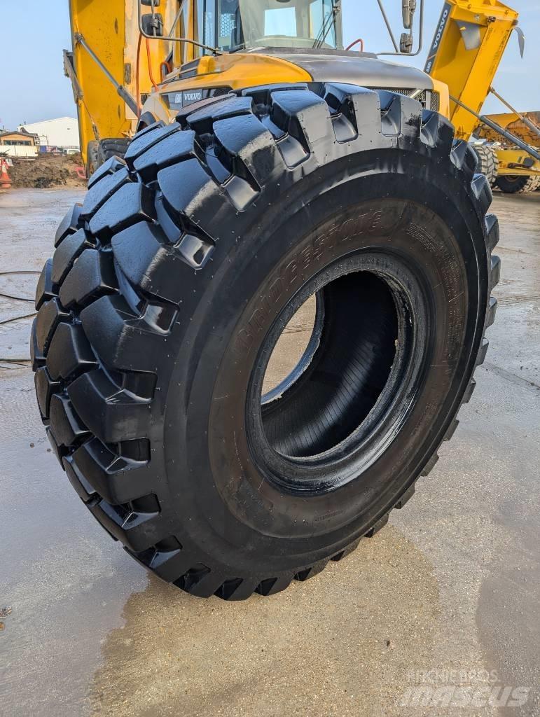 Bridgestone VLTS Шини