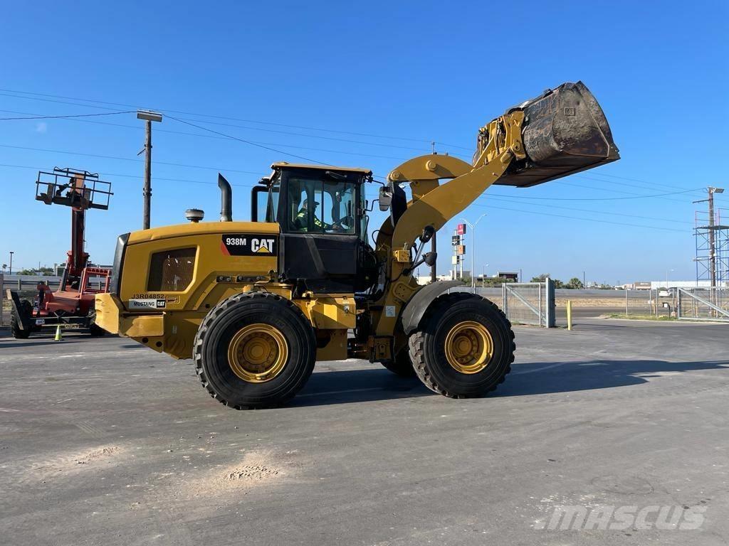 CAT 938M Фронтальні навантажувачі