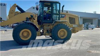 CAT 938M Фронтальні навантажувачі