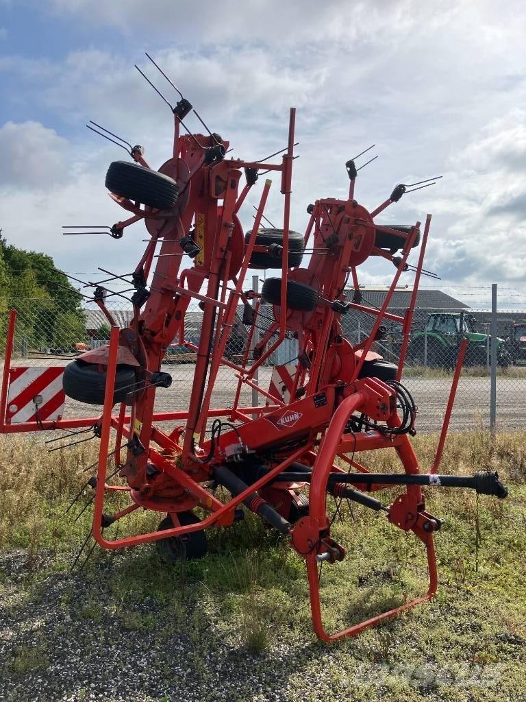 Kuhn GF 8702 Граблі і сінозворушувачі