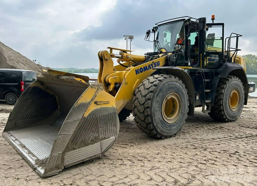 Komatsu WA475-10E0 Фронтальні навантажувачі