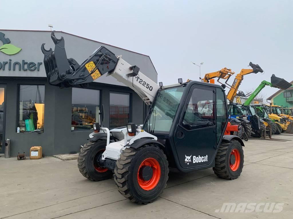 Bobcat T 2250 Телескопічний навантажувач