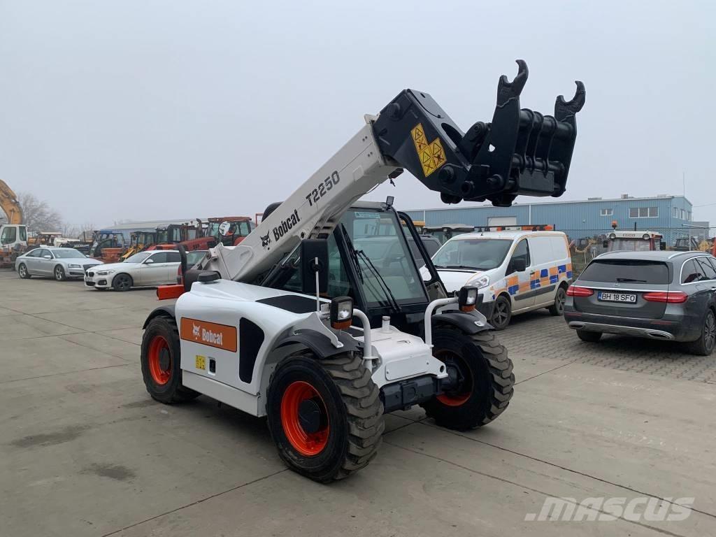 Bobcat T 2250 Телескопічний навантажувач