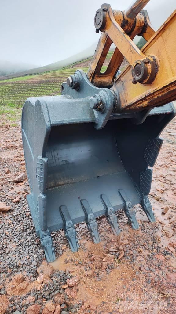 CASE CX220C Гусеничні екскаватори