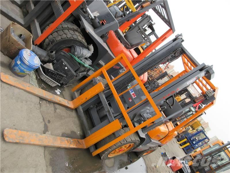 TCM FD 30 Дизельні навантажувачі