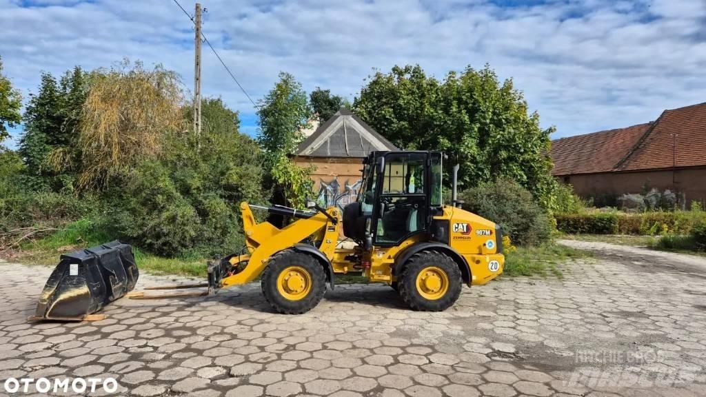 CAT 906 Фронтальні навантажувачі