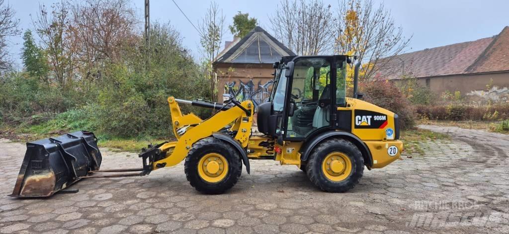 CAT 906 Фронтальні навантажувачі