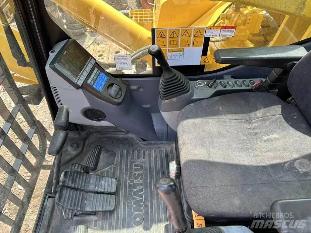 Komatsu PC 850SE Екскаватори-амфібії