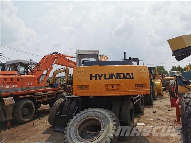 Hyundai R130WD Гусеничні екскаватори