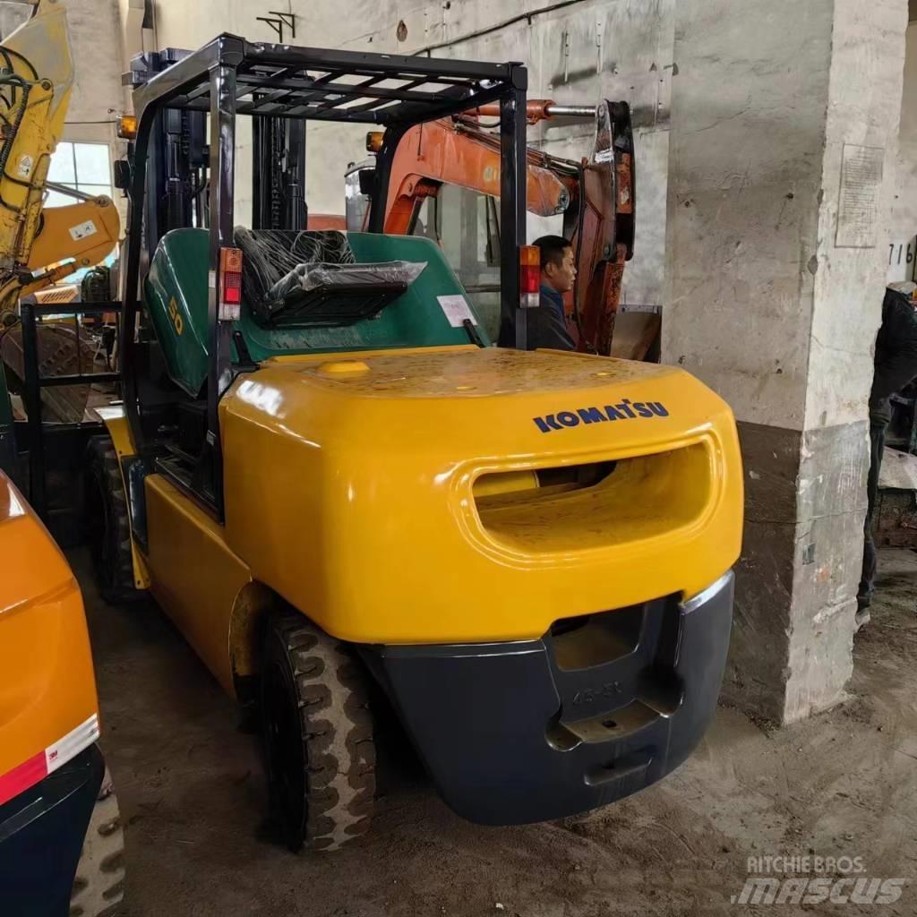 Komatsu FD 50-6 Дизельні навантажувачі