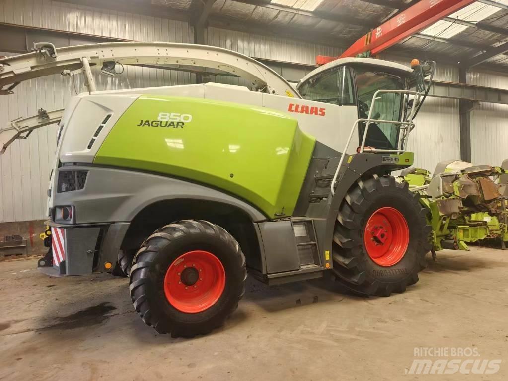 CLAAS Jaguar 850 Кормозбиральні комбайни