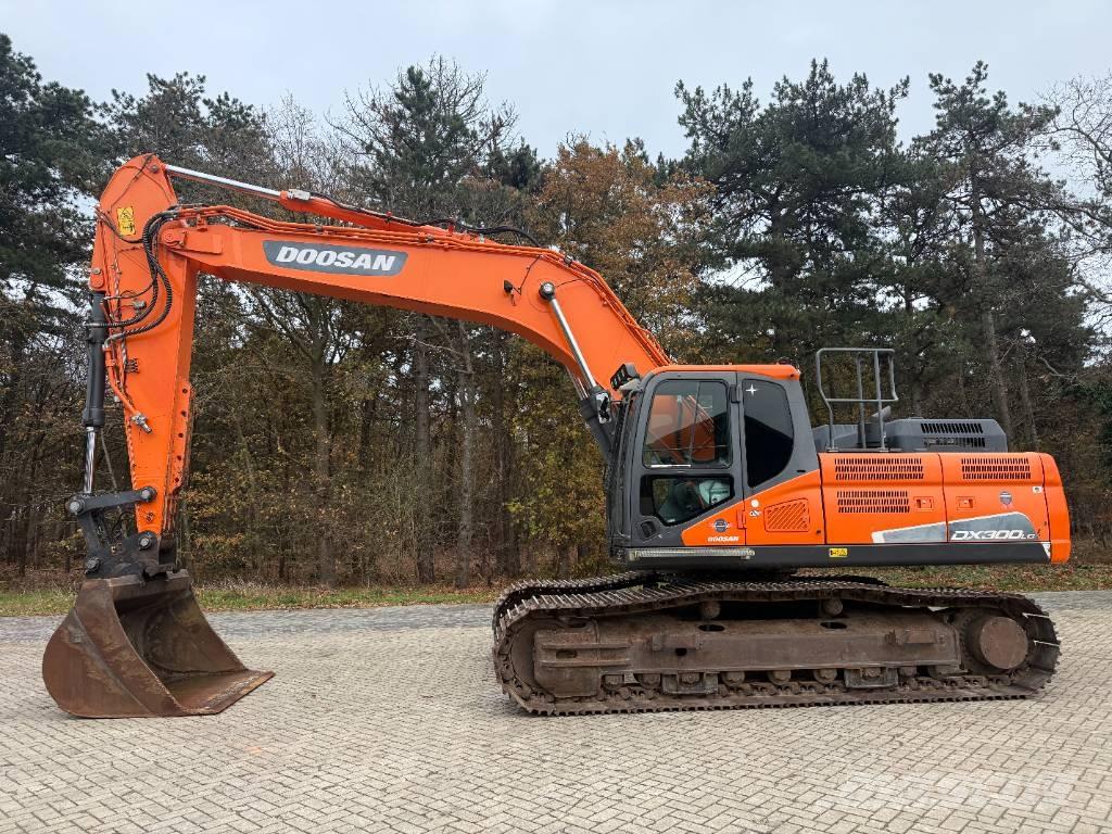Doosan DX 300 LC Гусеничні екскаватори