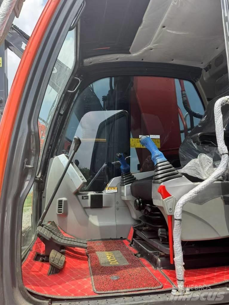 Doosan DX300-9C Гусеничні екскаватори
