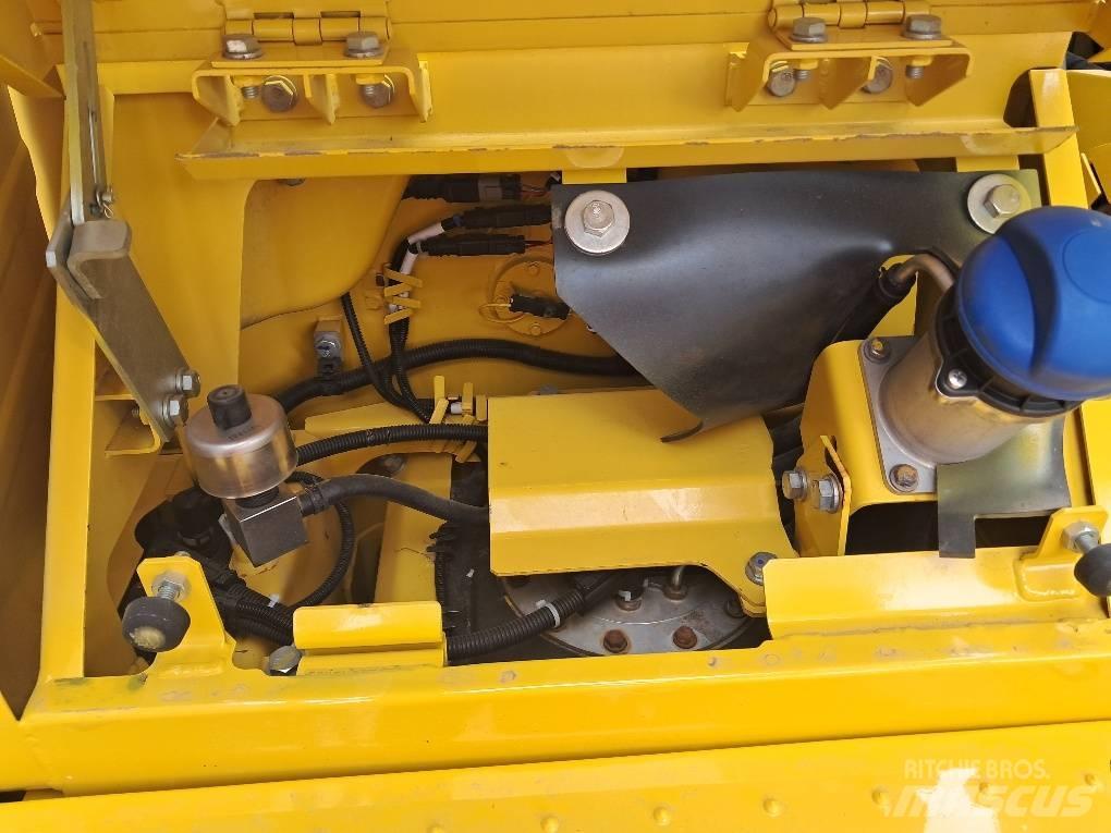 Komatsu PC210LCI-11 Гусеничні екскаватори