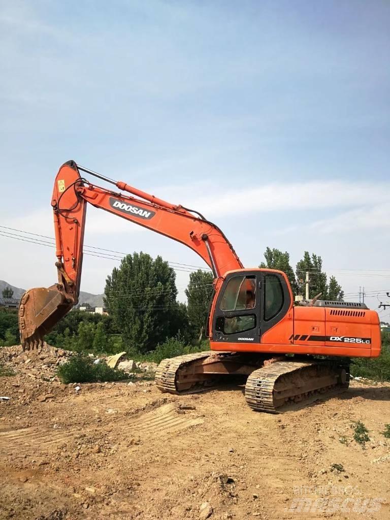 Doosan dx225 Гусеничні екскаватори