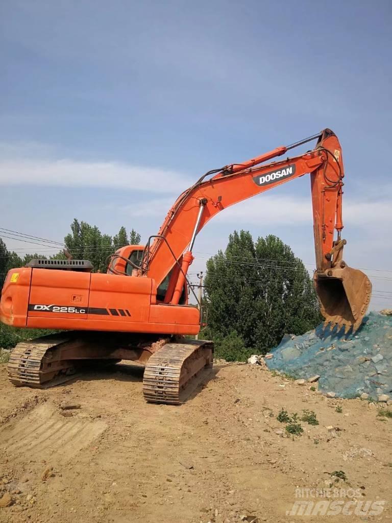 Doosan dx225 Гусеничні екскаватори