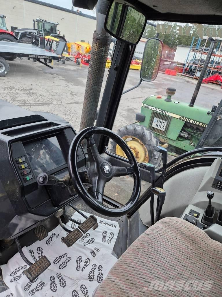 Valtra 8550 Трактори