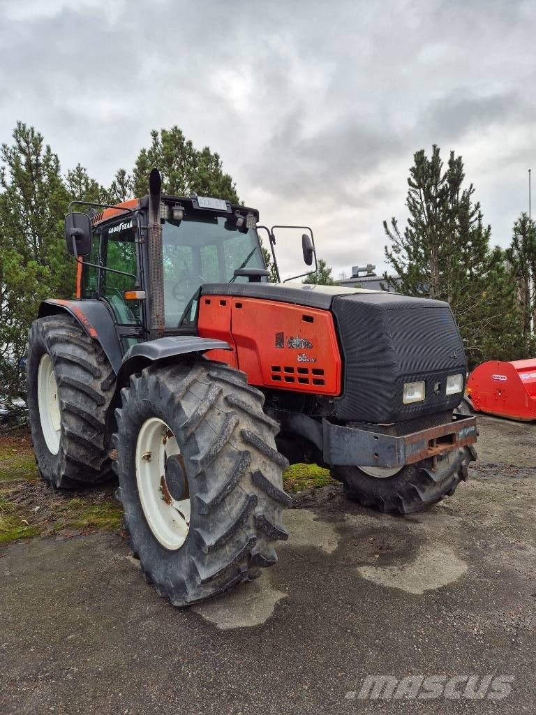 Valtra 8550 Трактори