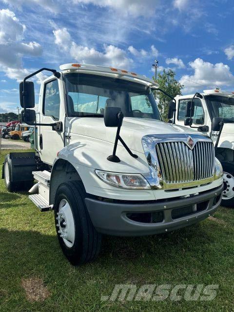 International MV607 Тягачі