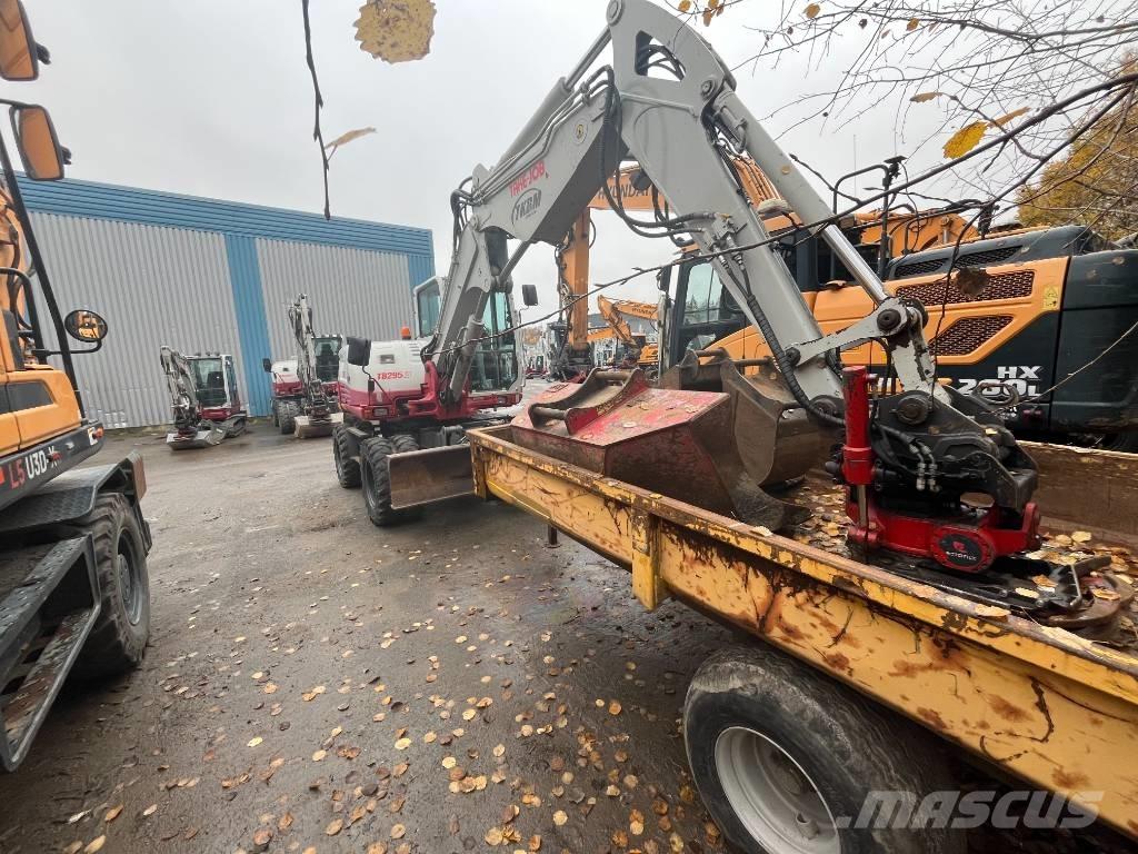 Takeuchi TB 295 W Колісні екскаватори