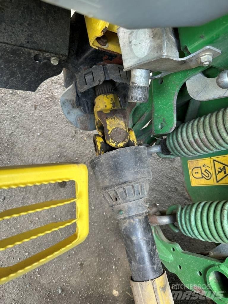 John Deere 8600 Кормозбиральні комбайни