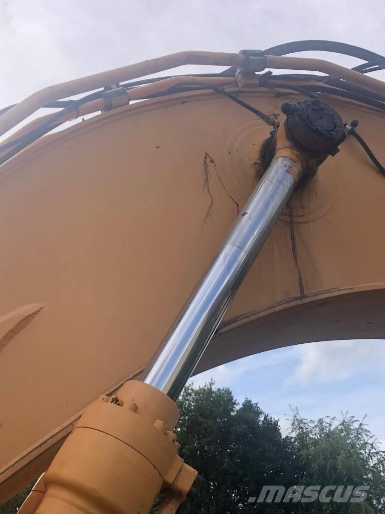 Hyundai R180LC-9A Гусеничні екскаватори