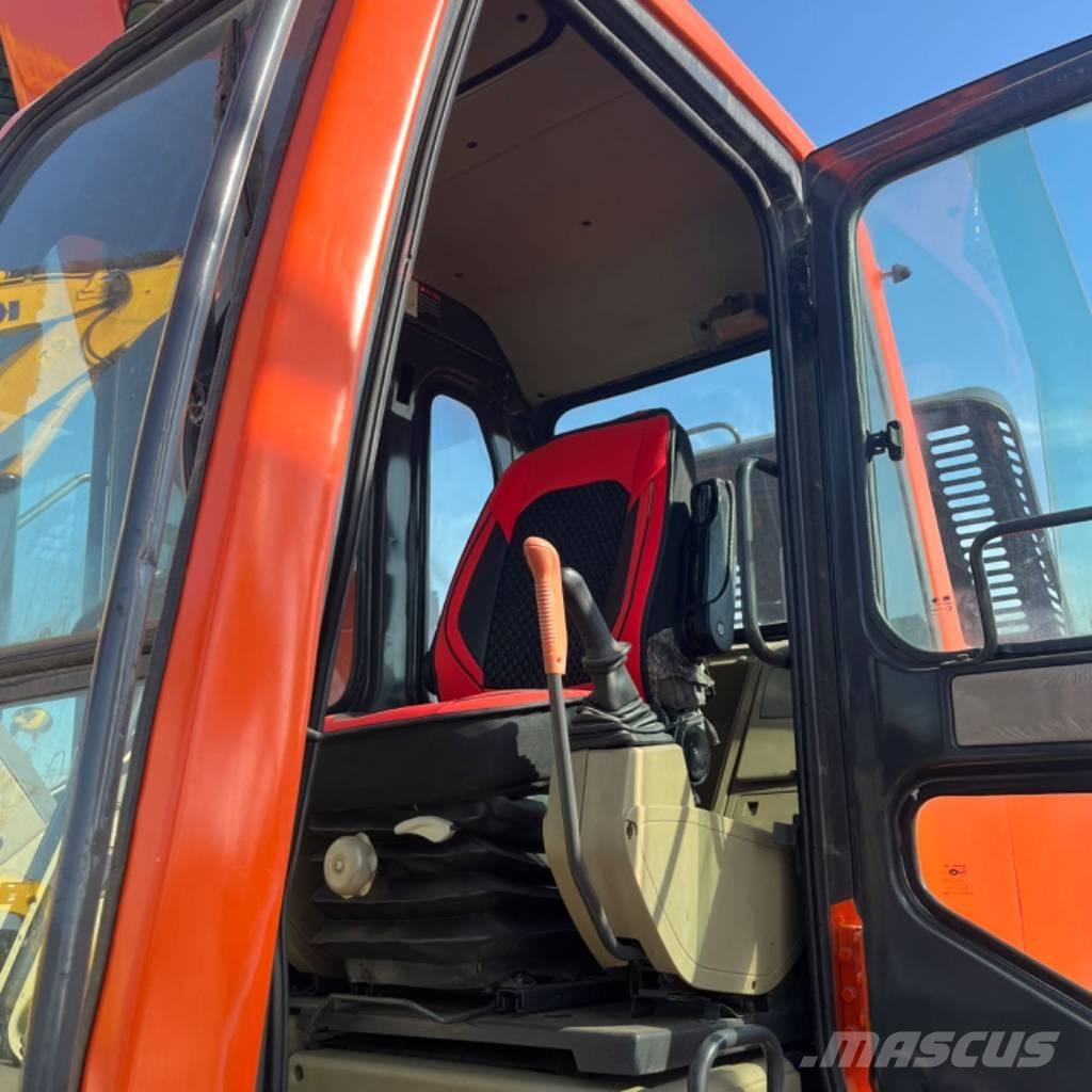 Doosan DX 300 Гусеничні екскаватори
