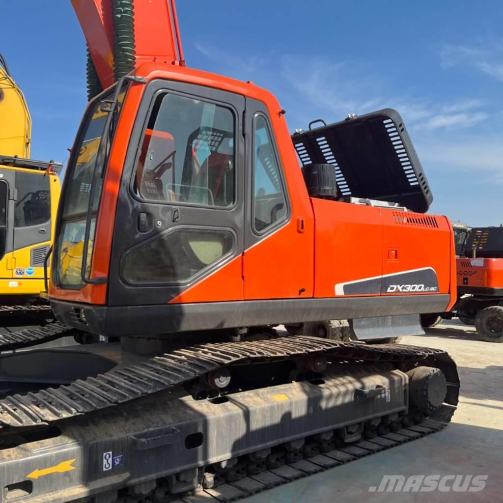 Doosan DX 300 Гусеничні екскаватори