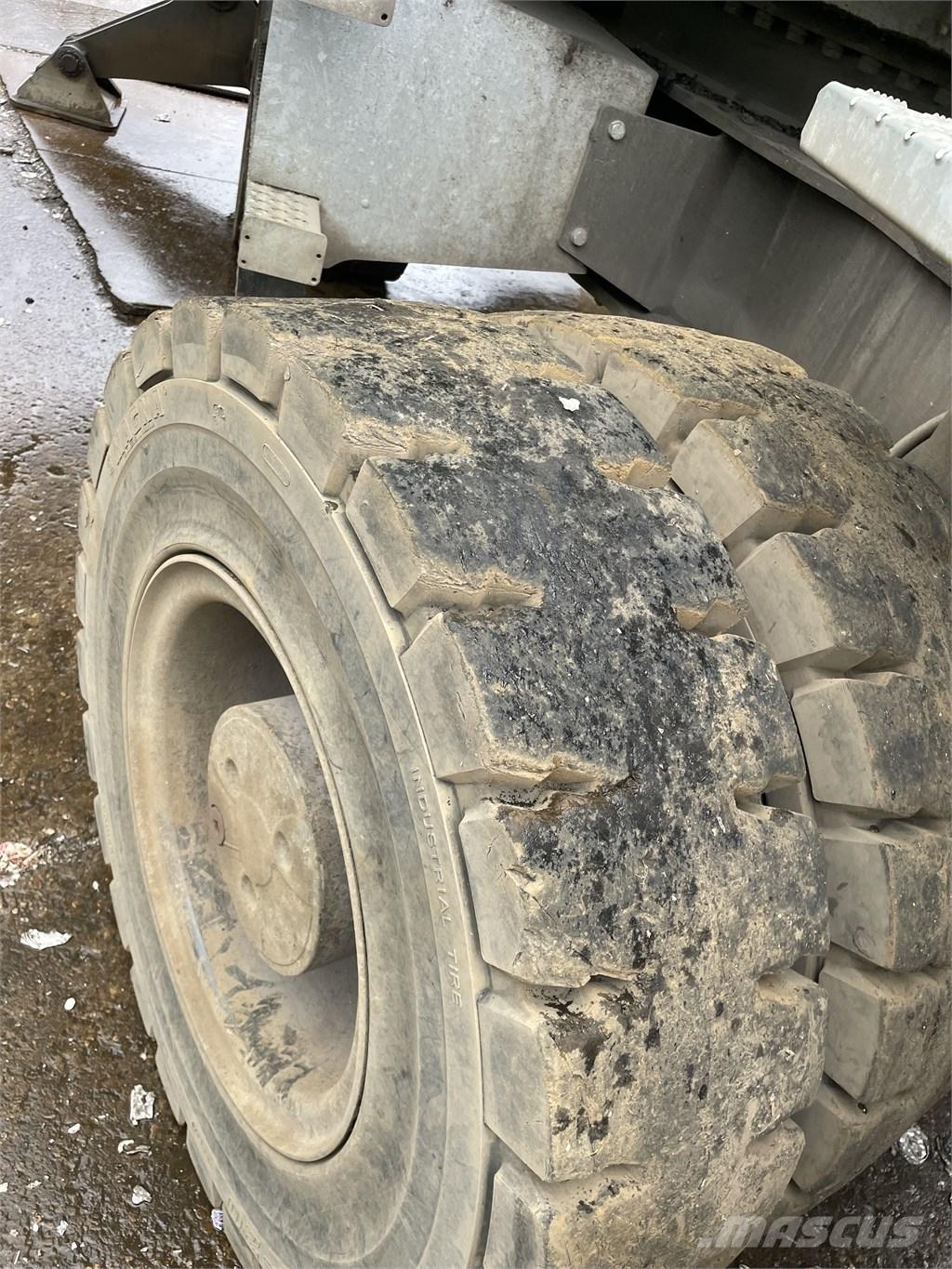 Sennebogen 830 E Складська техніка - Інші