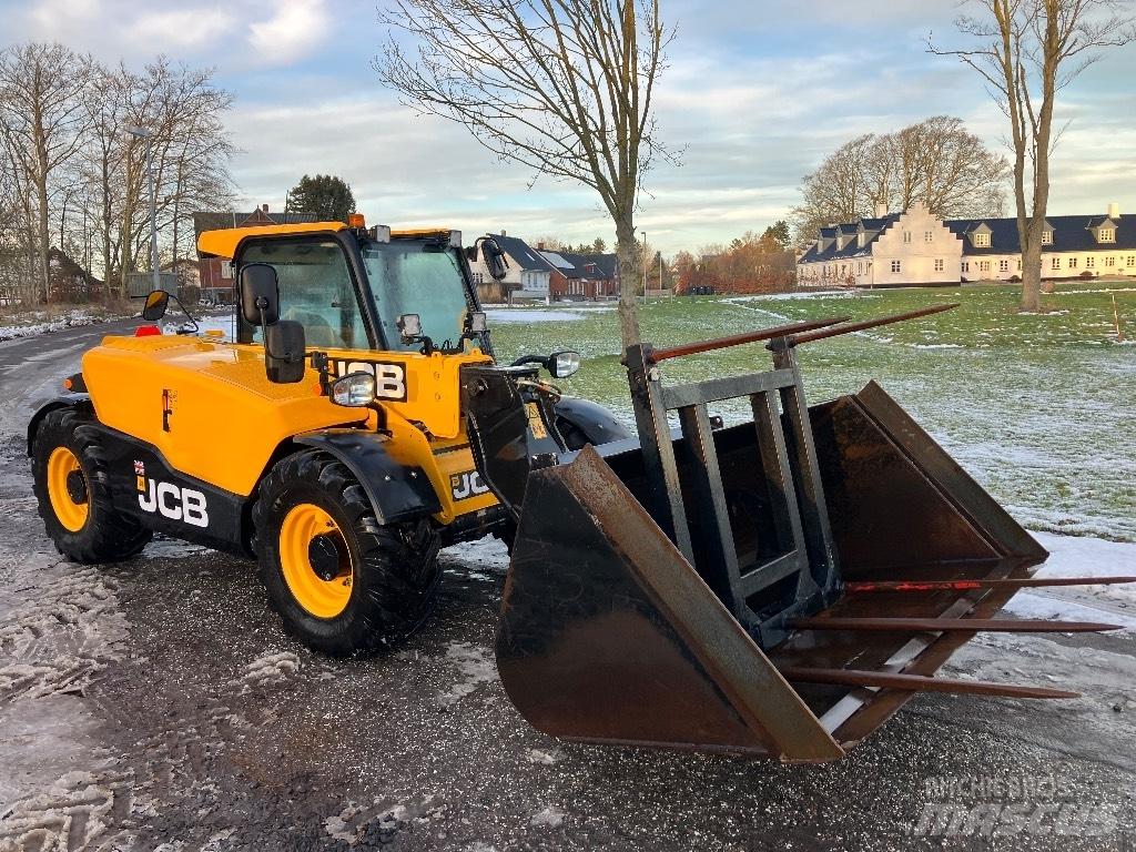 JCB 525-60 Телескопічний навантажувач