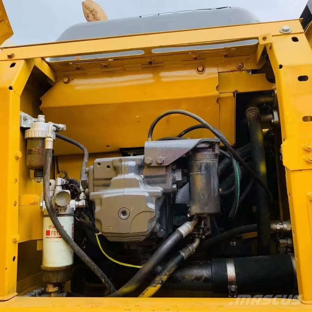 Komatsu PC 200 Гусеничні екскаватори