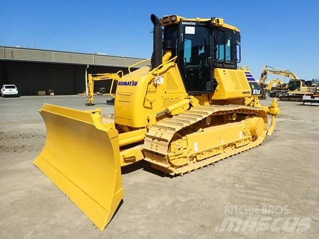 Komatsu D61EX-24 Гусеничні бульдозери