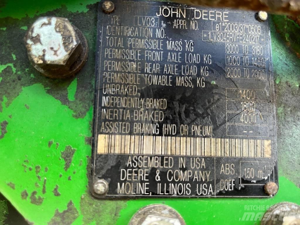 John Deere 3045 R Трактори