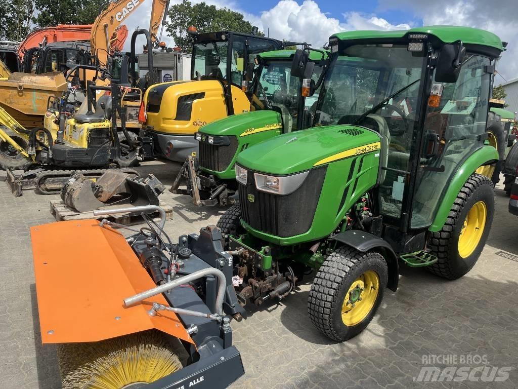 John Deere 3045 R Трактори