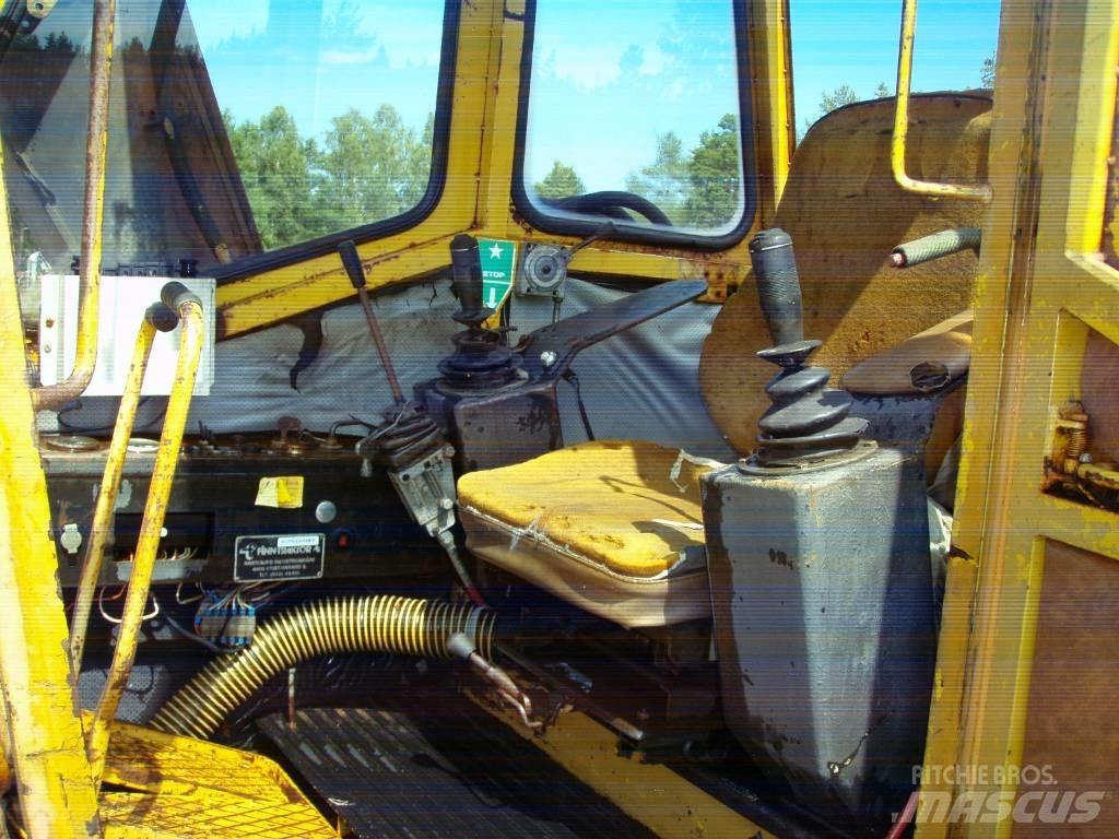 Hymas 82 R Середні екскаватори 7т. - 12т.