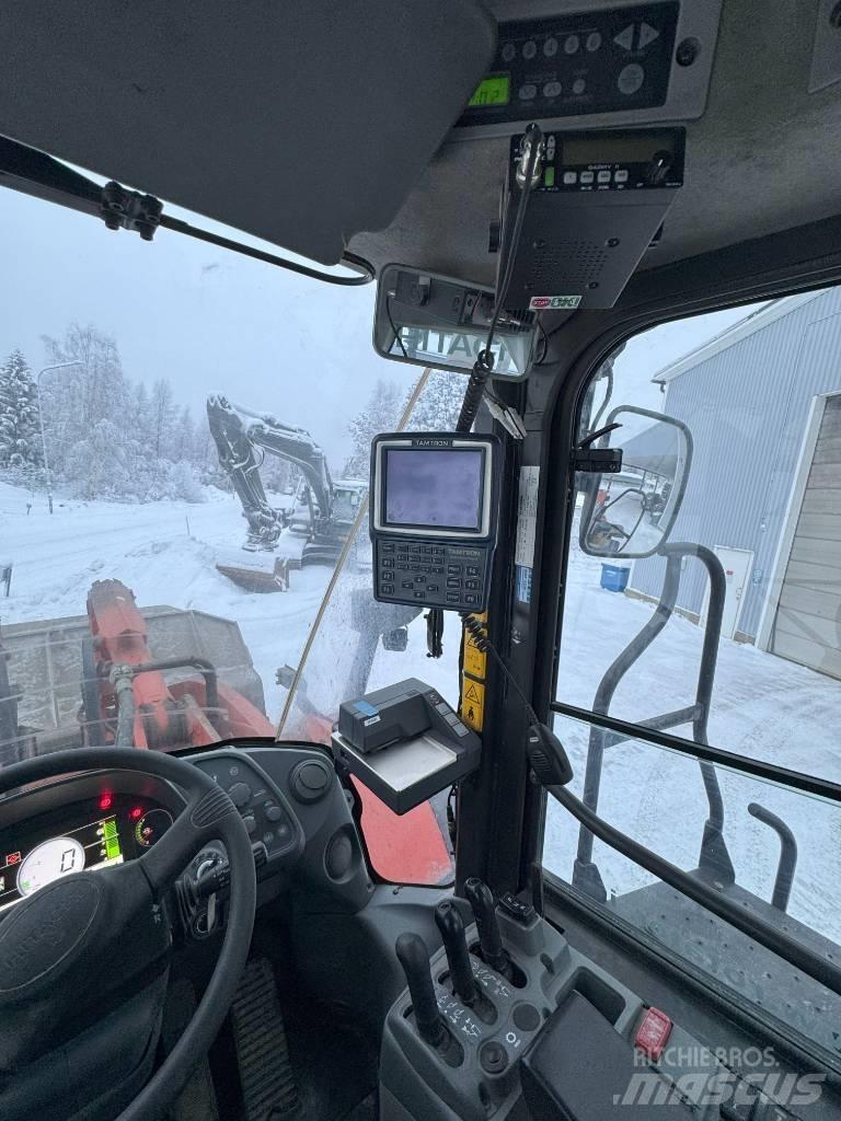 Hitachi ZW 370-6 Фронтальні навантажувачі