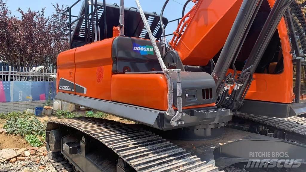 Doosan DX 300 LC Гусеничні екскаватори