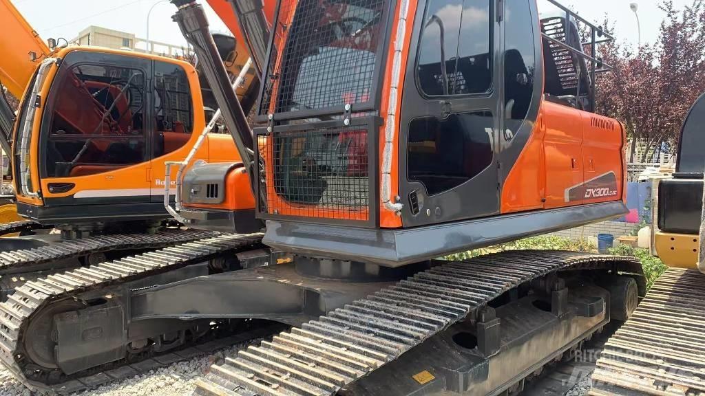 Doosan DX 300 LC Гусеничні екскаватори