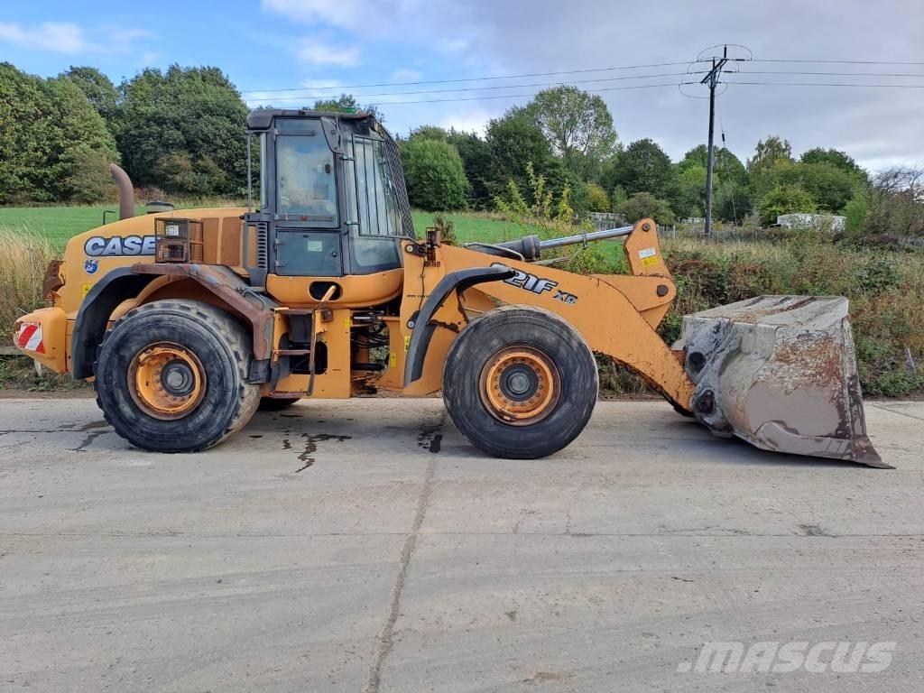 CASE 821 FXR Фронтальні навантажувачі