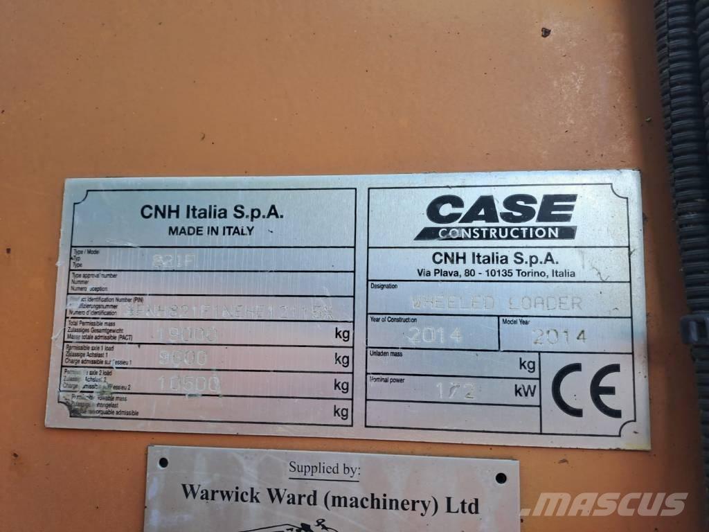 CASE 821 FXR Фронтальні навантажувачі
