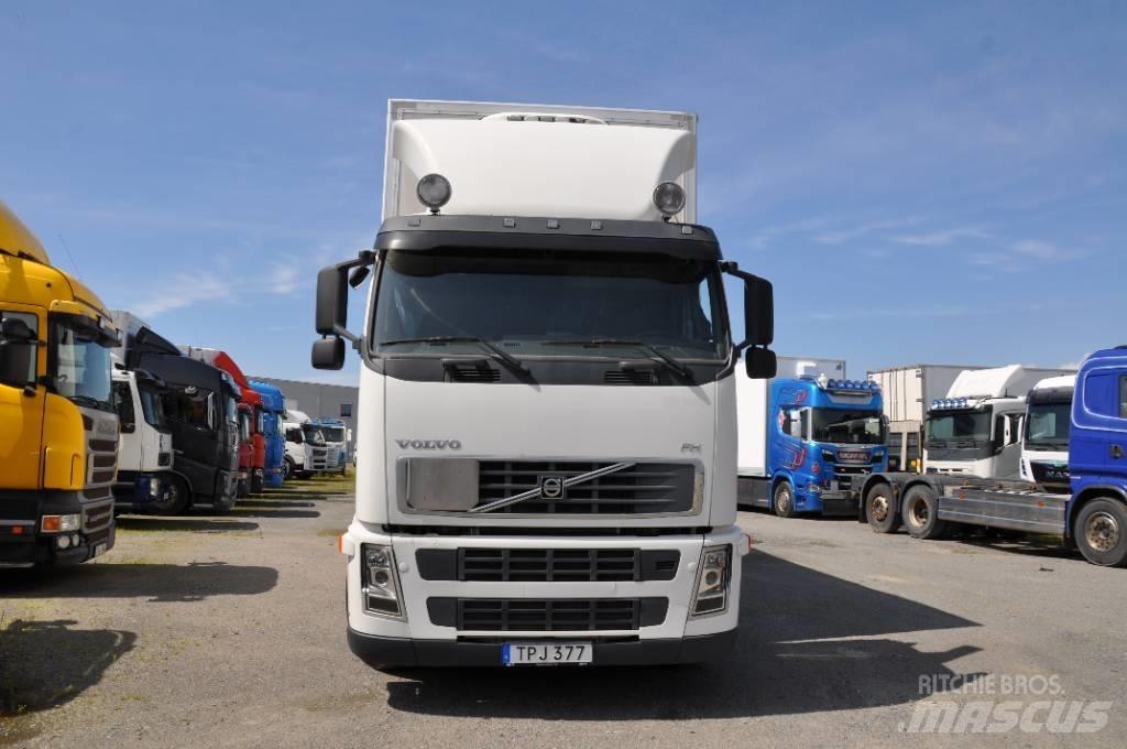 Volvo FH440 6X2 Фургони
