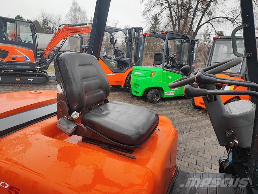 Doosan D30G Дизельні навантажувачі