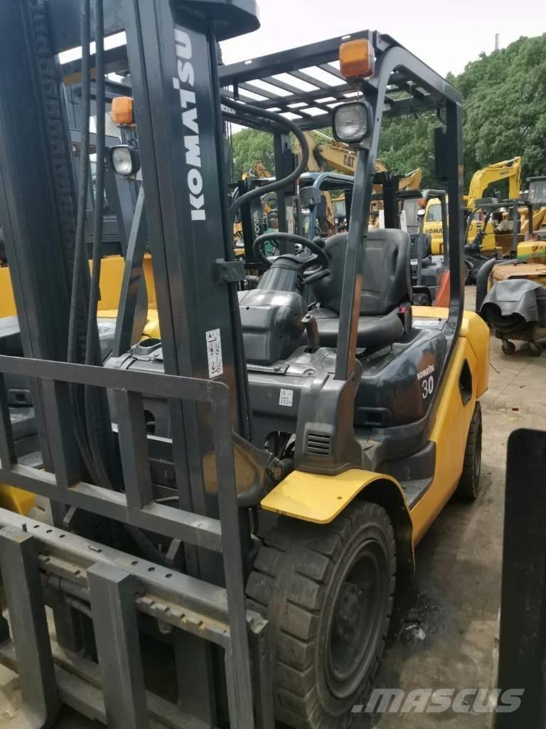 Komatsu 30 Телескопічні навантажувачі
