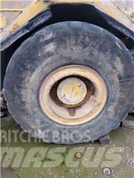 Volvo A25 Шини